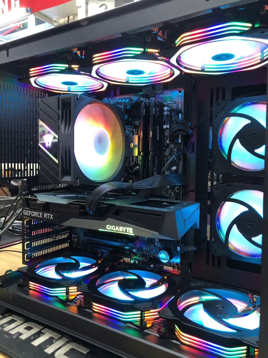 - Cpu i5 12400f - Main B760M  - Ram 32GB - VGA Gigabyte RTX 3060 Gaming OC 12Gb -